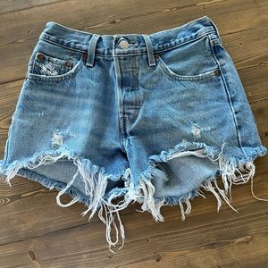 Levi’s 501® High Rise Short Blue button fly size W 24